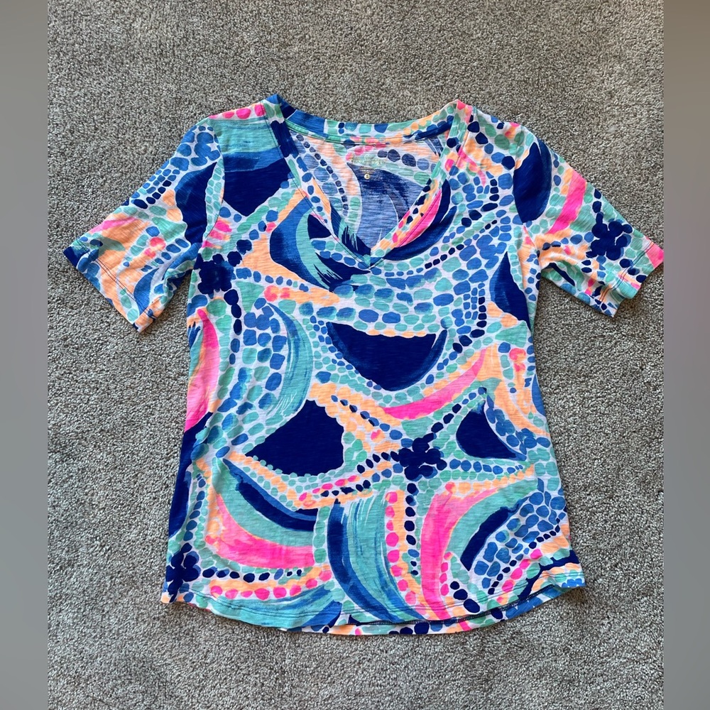Women’s Lilly Pulitzer Blue and Pink Abstract Short Sleeve Top- Size Small